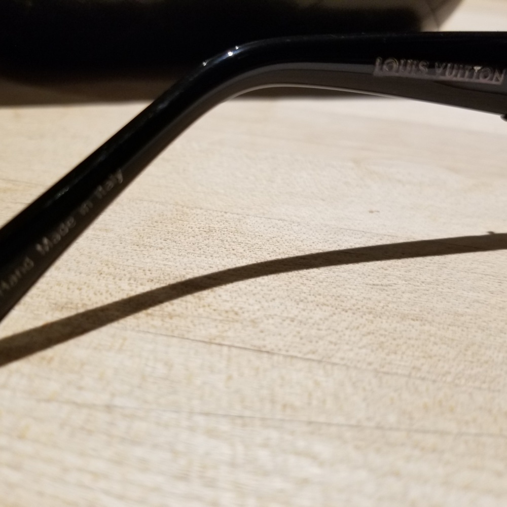 Louis Vuitton Iris Sunglasses - Picture 6 of 6